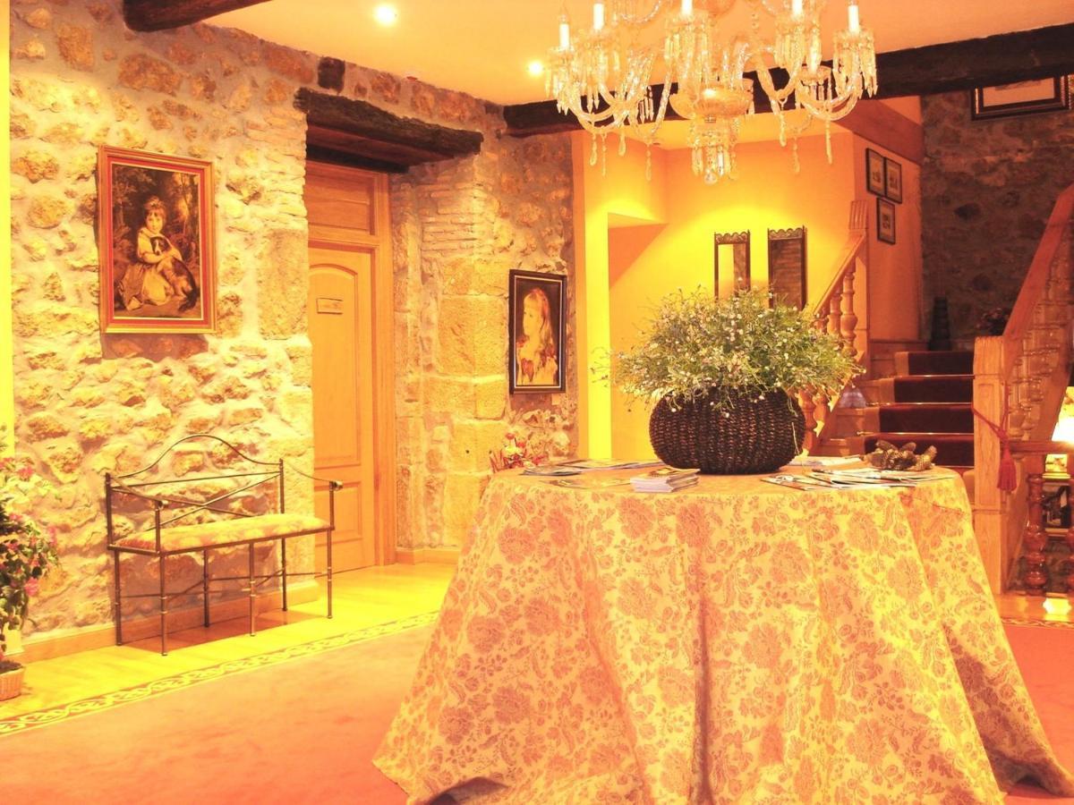 Hotel Palacio Garcia Quijano Corrales De Buelna Eksteriør billede