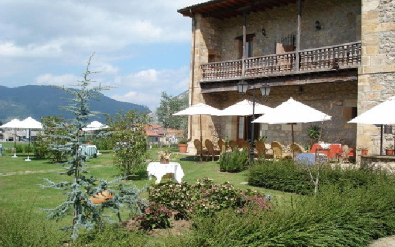 Hotel Palacio Garcia Quijano Corrales De Buelna Eksteriør billede