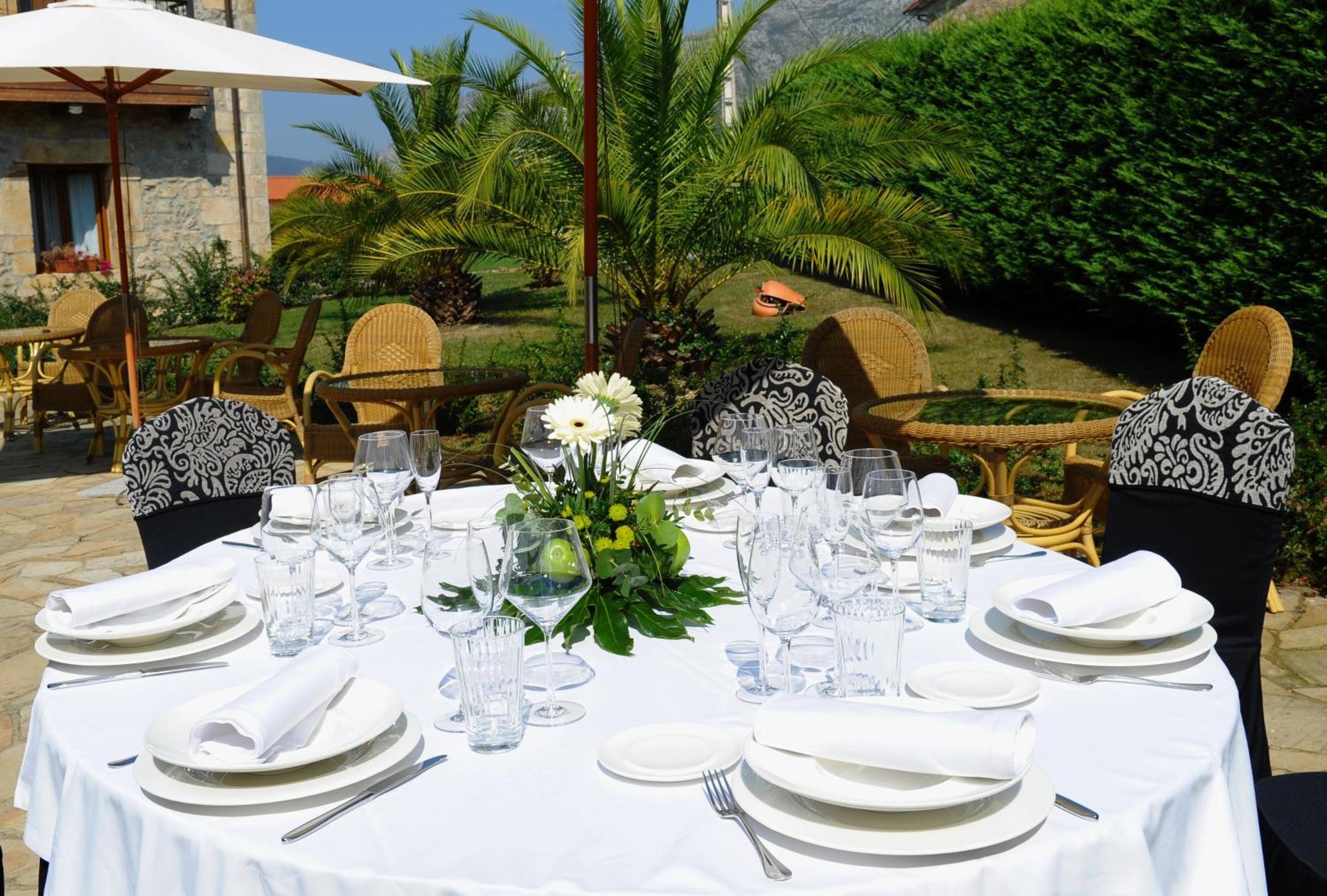 Hotel Palacio Garcia Quijano Corrales De Buelna Eksteriør billede