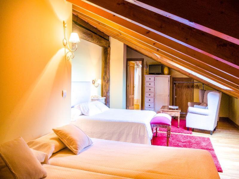 Hotel Palacio Garcia Quijano Corrales De Buelna Værelse billede