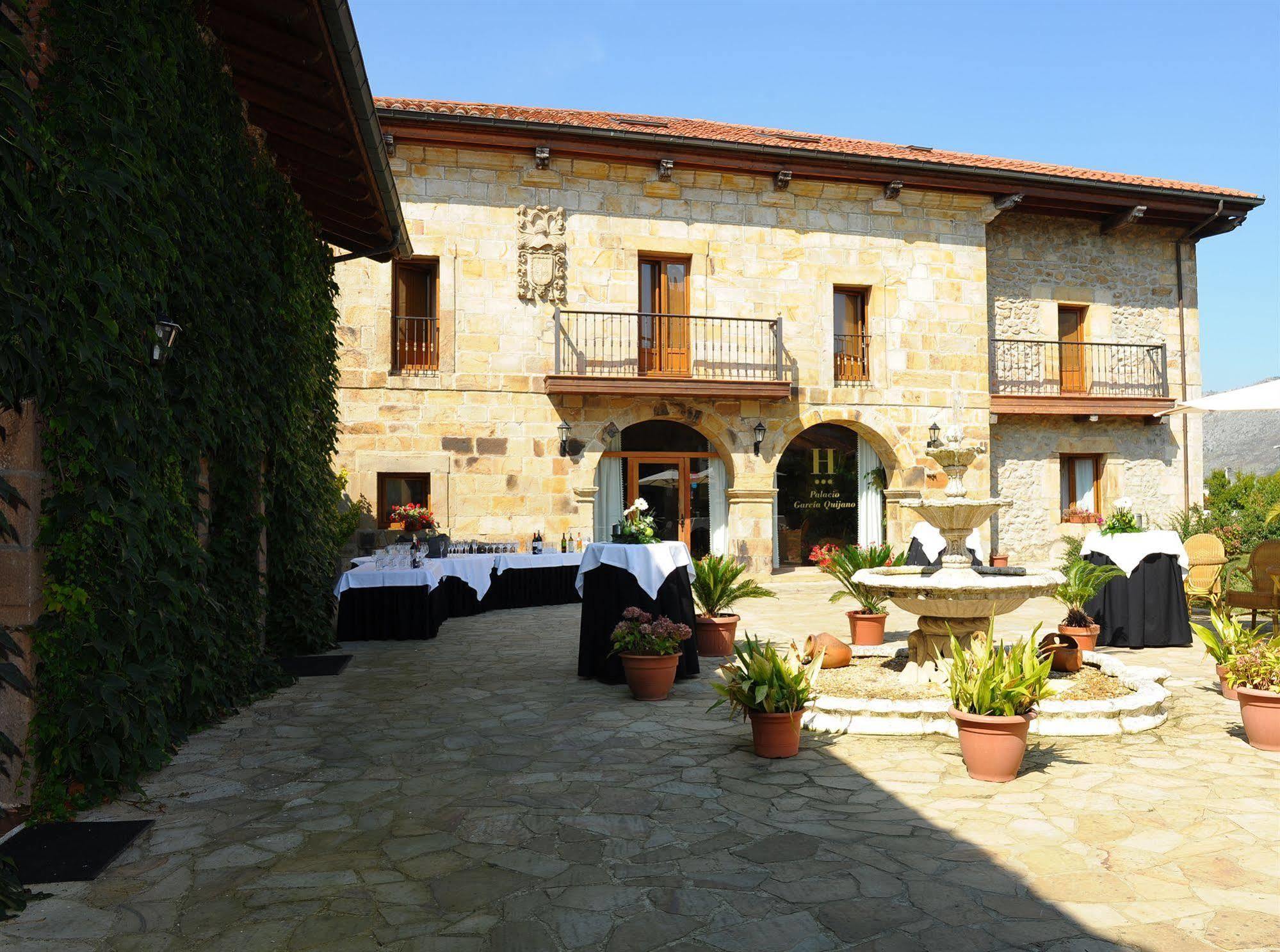 Hotel Palacio Garcia Quijano Corrales De Buelna Eksteriør billede