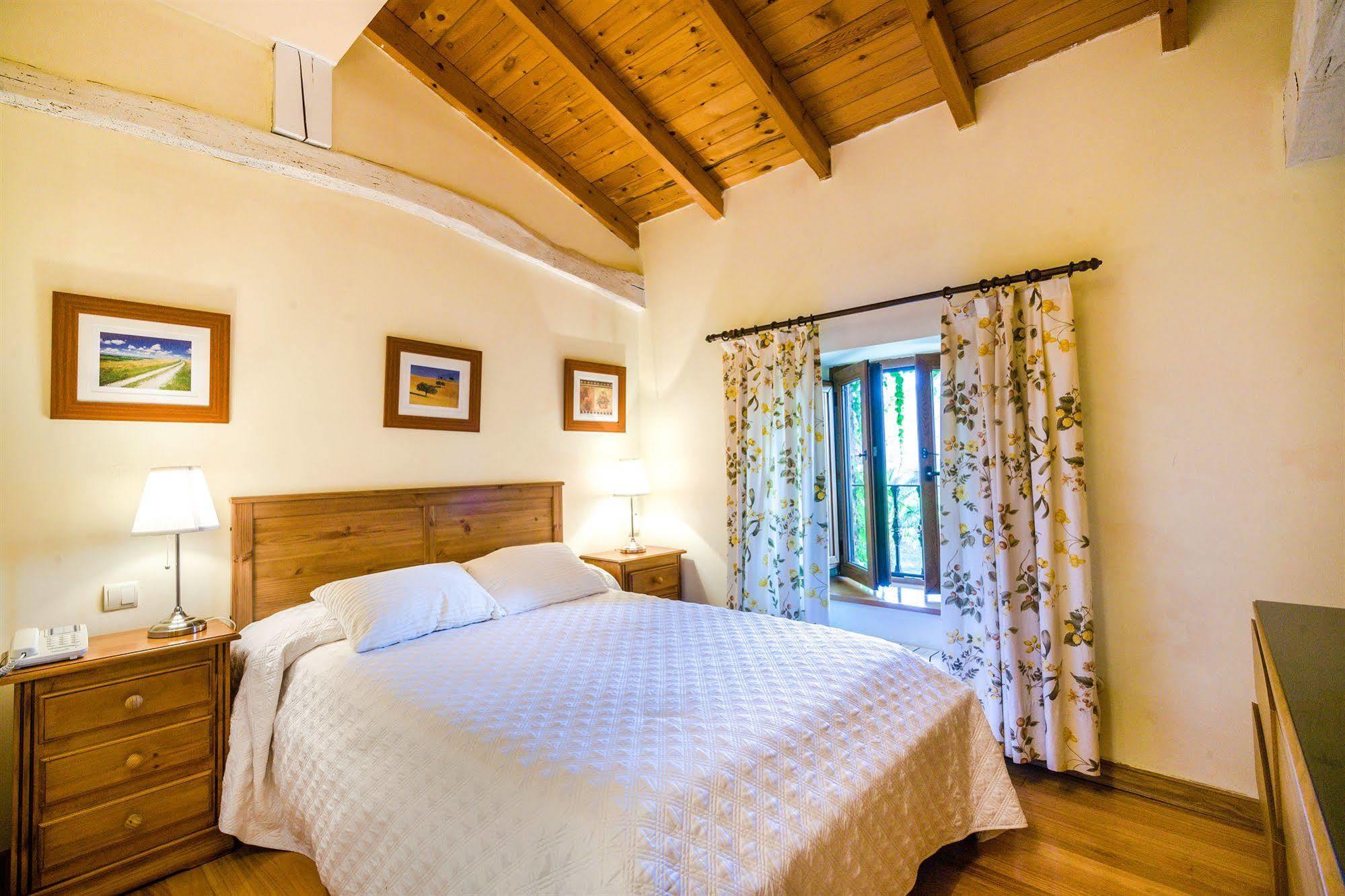 Hotel Palacio Garcia Quijano Corrales De Buelna Eksteriør billede