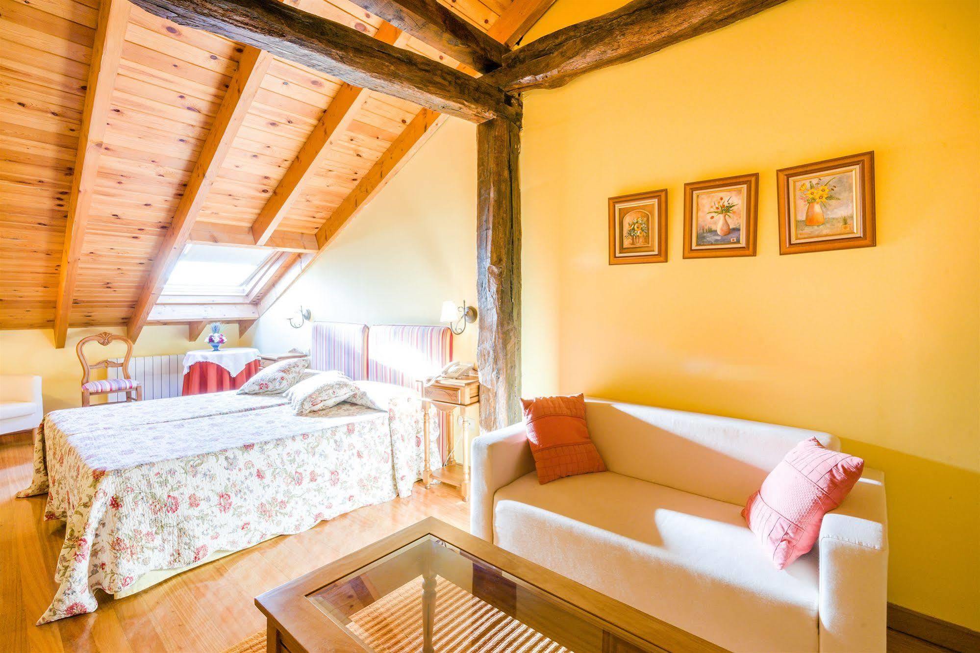 Hotel Palacio Garcia Quijano Corrales De Buelna Eksteriør billede